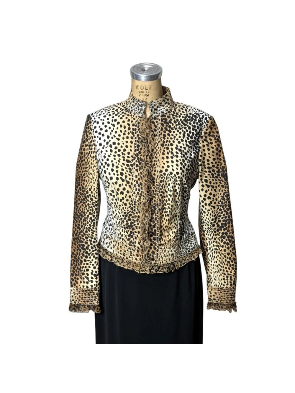 Leopard print blazer by Carlisle with ruffled trim Size 4